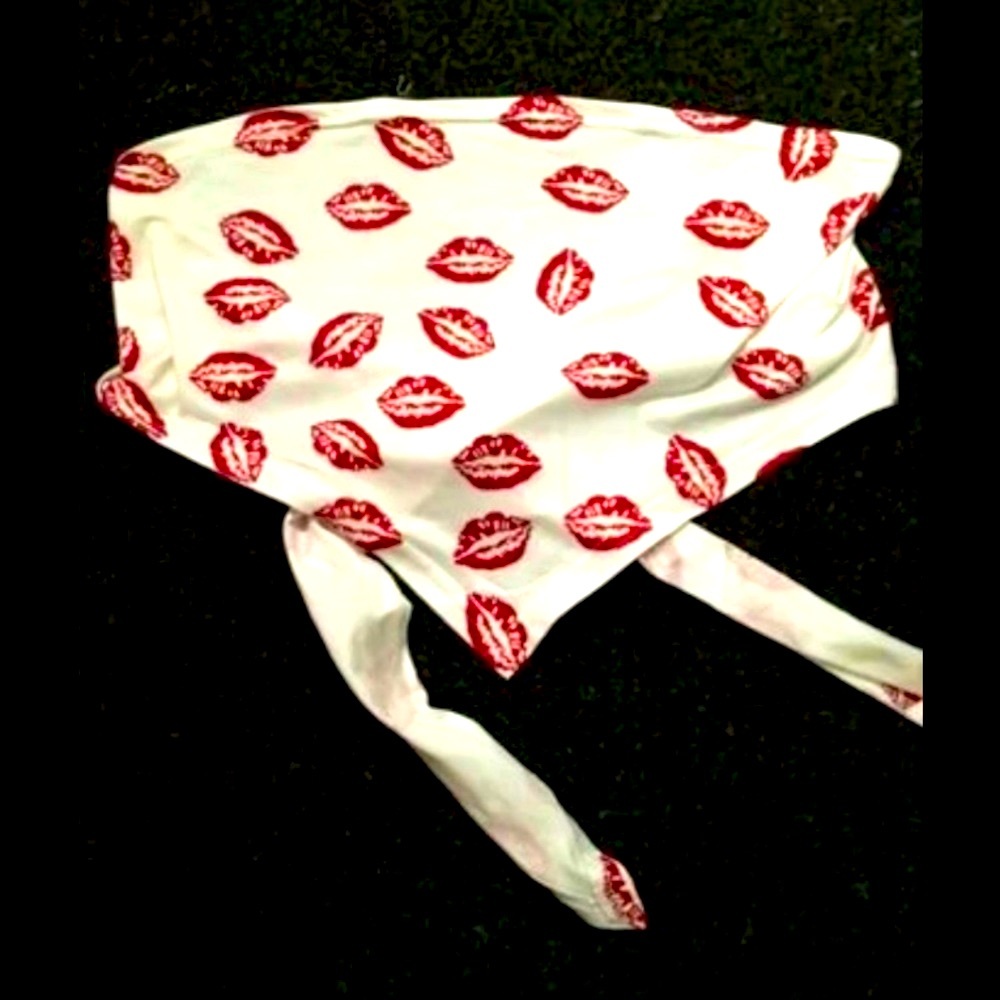 💋SexyRed Lips Graphics Wrap Around U Can Tie In Back R Front Bandanna Crop Top